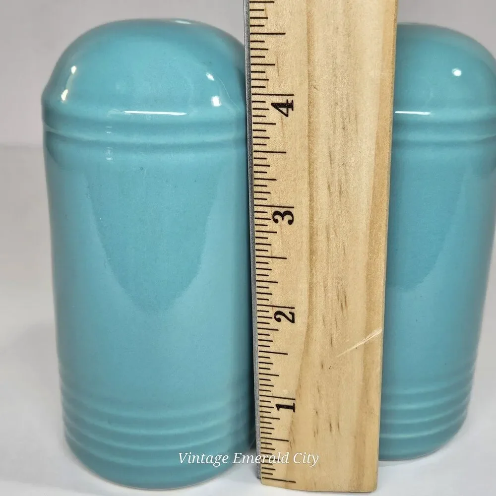 Vtg Neo Art Deco Japan Beehive Salt & Pepper Shakers Teal Blue Color Connection